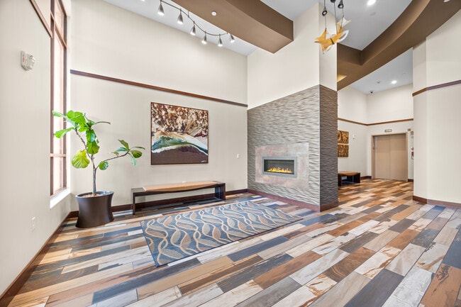 Main Lobby - Quayside Wayzata