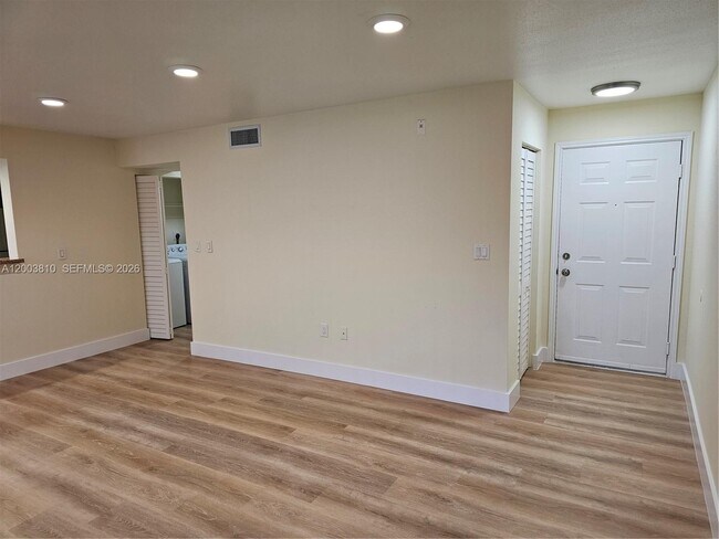 Foto del edificio - 2627 NW 33rd St