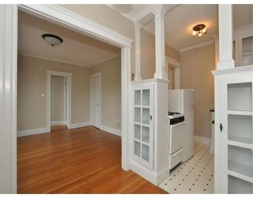 Building Photo - 114 Riverway