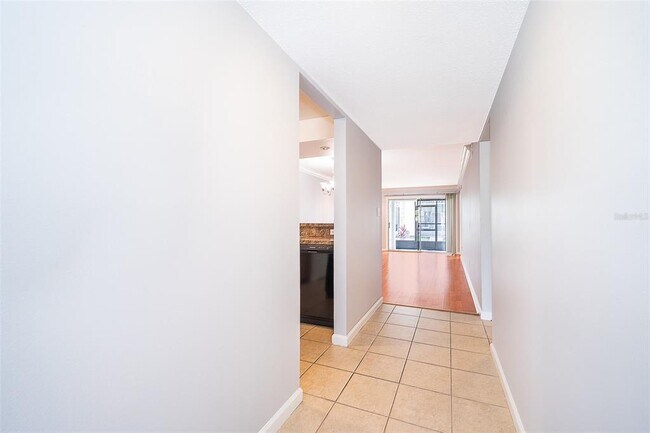 Foto del edificio - 2932 Plaza Terrace Dr