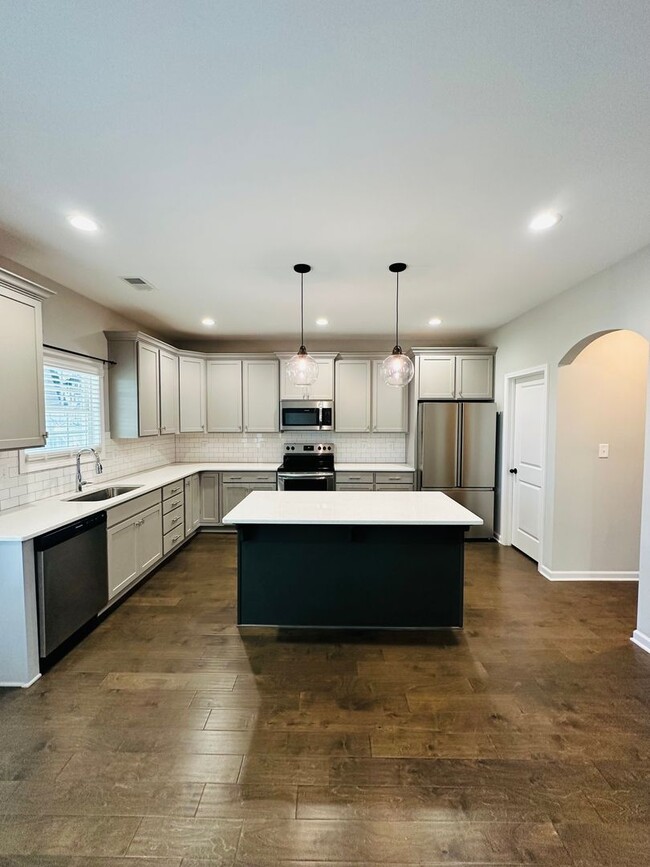 Building Photo - 206 Pearl Moss Ln