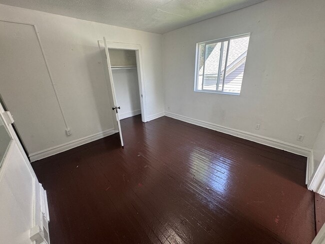 Building Photo - 740 Fern St