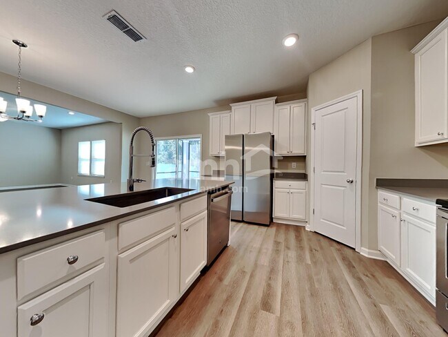 Foto del edificio - 64 Spruce Point