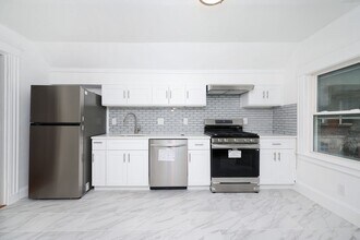 Building Photo - 5 Chauncy St