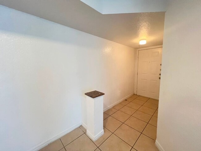 Interior Photo - The Oaks in North Miami