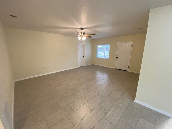 Building Photo - Clean two bedroom two bath with Office and porch
