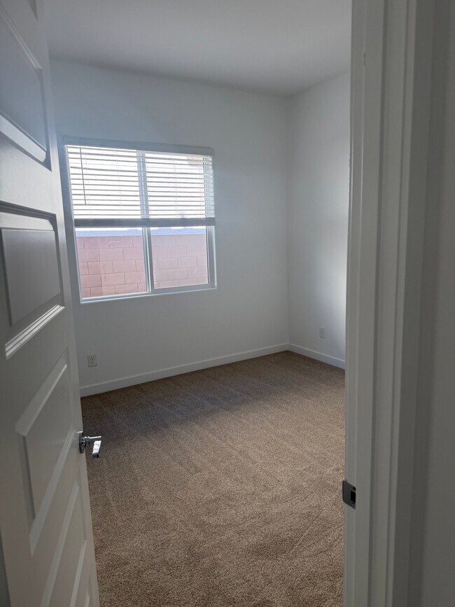 Foto del edificio - 9641 W Mulberry Dr