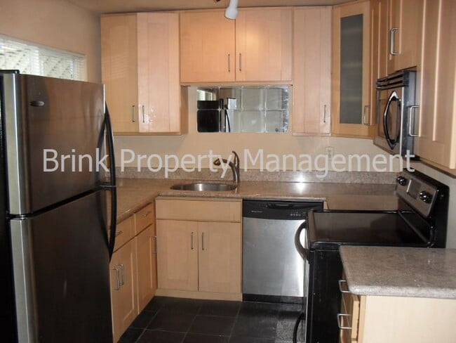 Building Photo - BO10-1