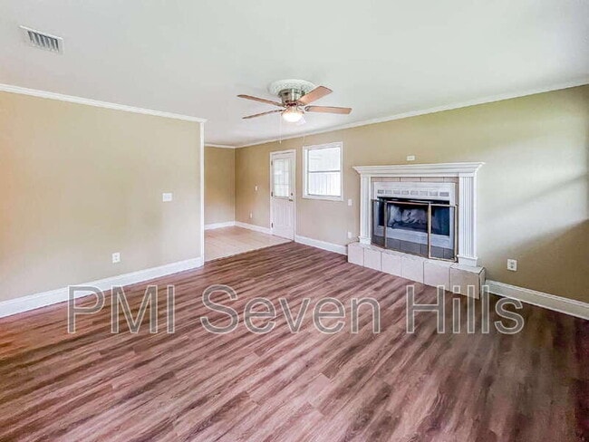 Foto del edificio - 3502 Lakewood Dr