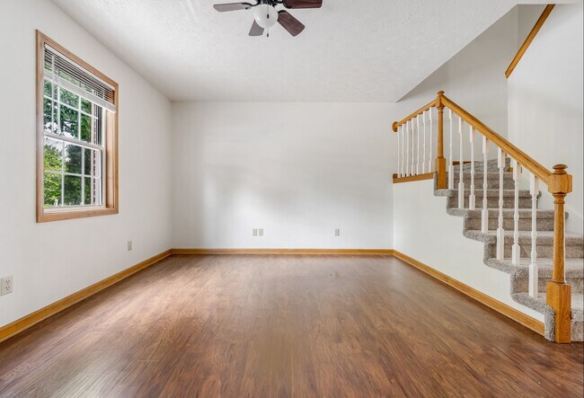 Foto del edificio - 111 Hughes Road, Unit 111-1