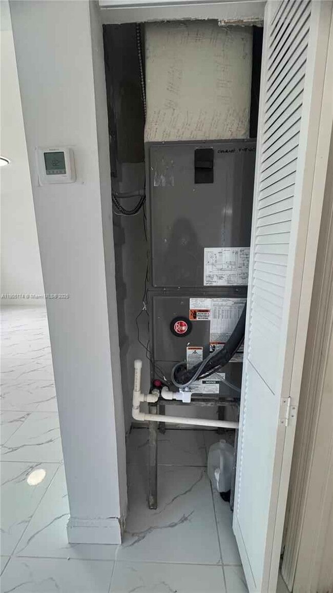 Foto del edificio - 901 NW 116th St