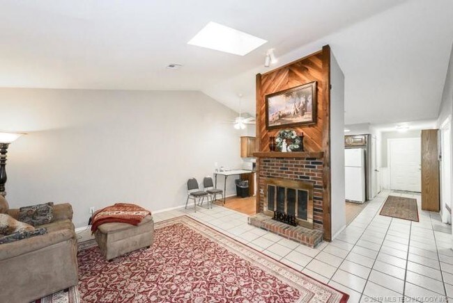 Building Photo - 2 bedroom in Tulsa OK 74132