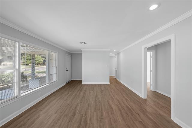 Foto del edificio - 2416 Lake Air Dr