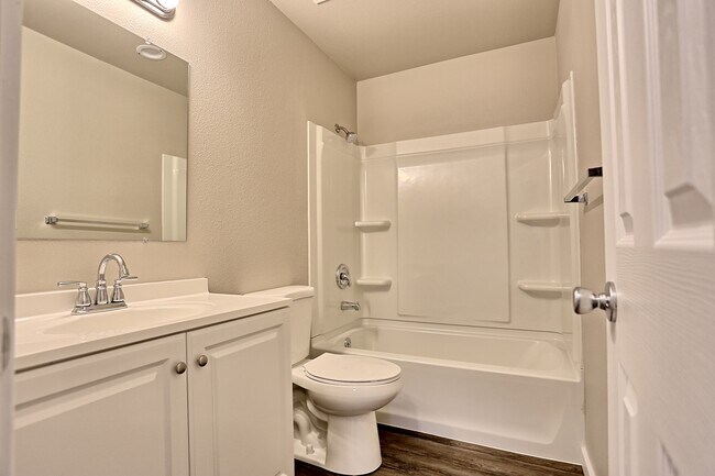Building Photo - 1230 Boulder Dr