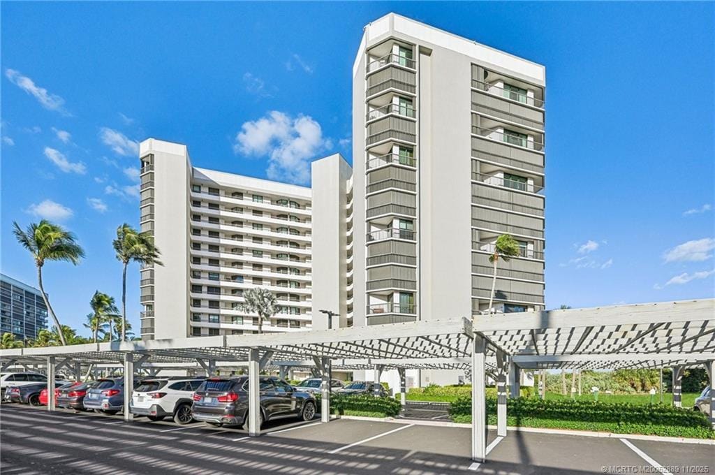 Primary Photo - 8880 S Ocean Dr