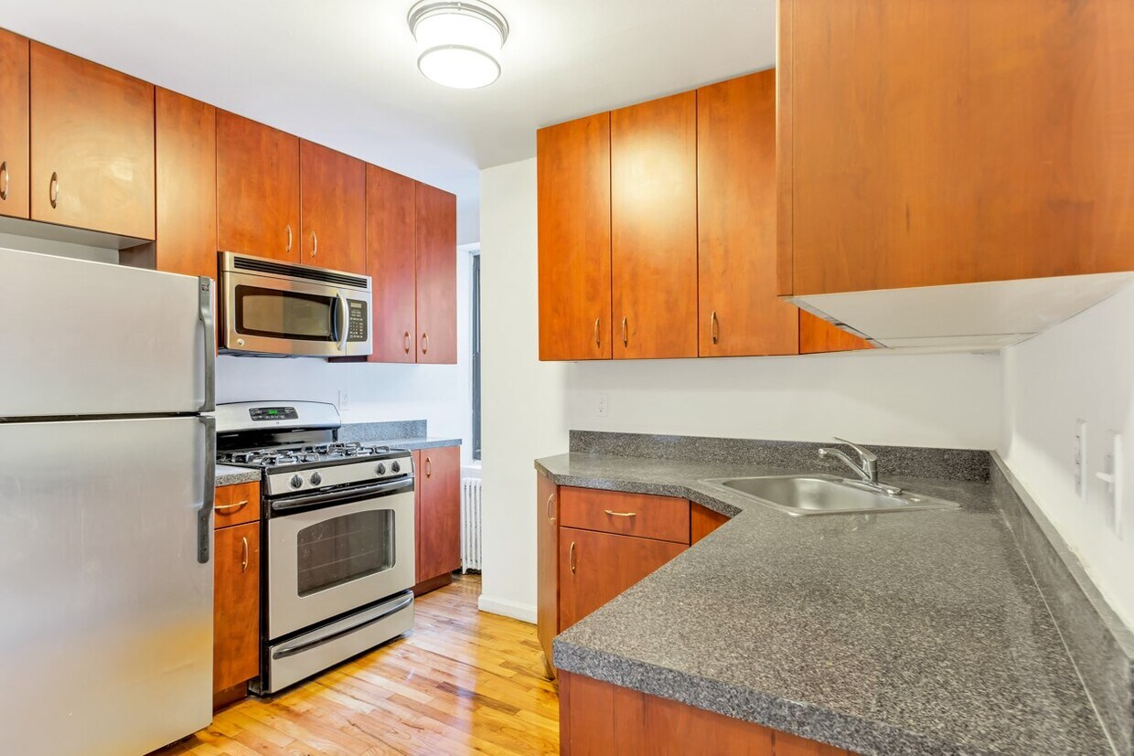 Primary Photo - No Fee One Bedroom Bayside/Auburndale NY