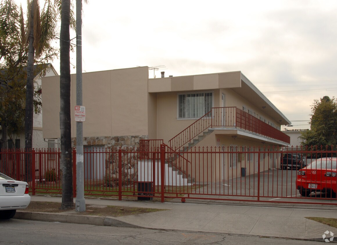 Building Photo - 1140 27th St