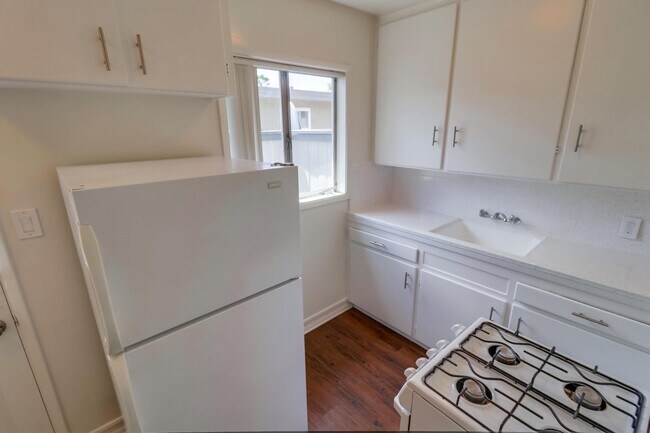Foto del edificio - 1 Bed/1 Bath Pacific Beach