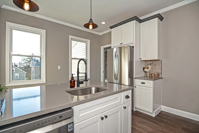 Building Photo - 83 Preston St