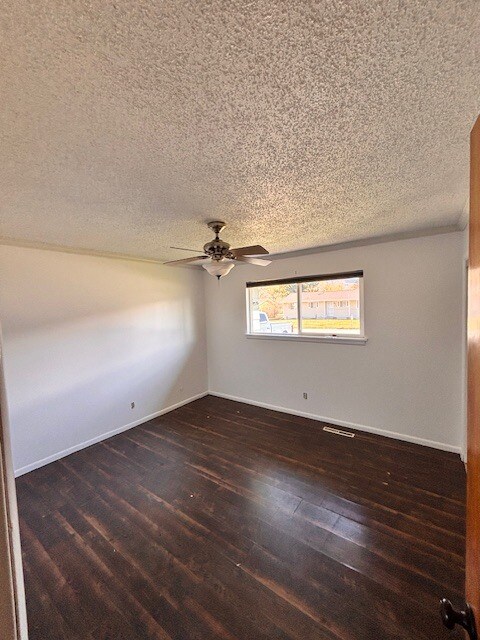 Foto del edificio - 521 Dorie Dr