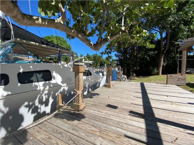 Foto del edificio - 1521 SW 5th St