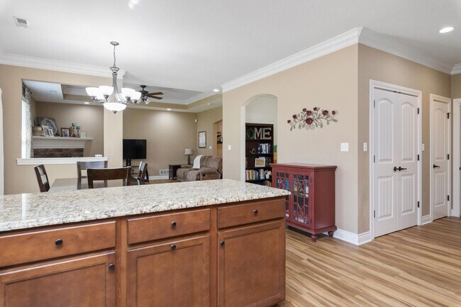 Building Photo - Single Family Home - Available For Rent!
