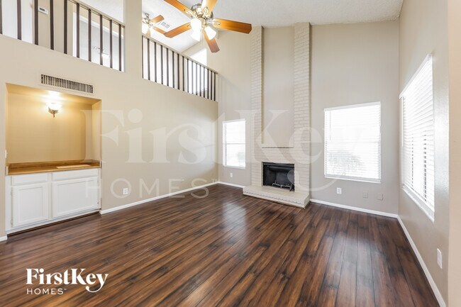 Building Photo - 7418 W Cameron Dr
