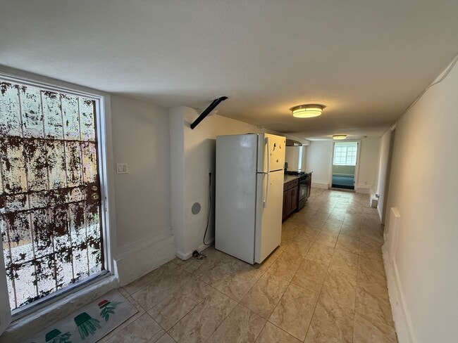 Foto del edificio - 2-Bedroom Apartment in Central Richmond