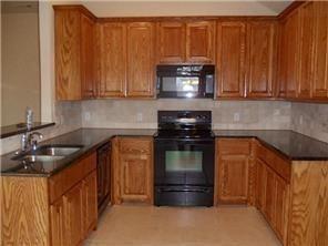 Building Photo - 2167 Oakridge Dr