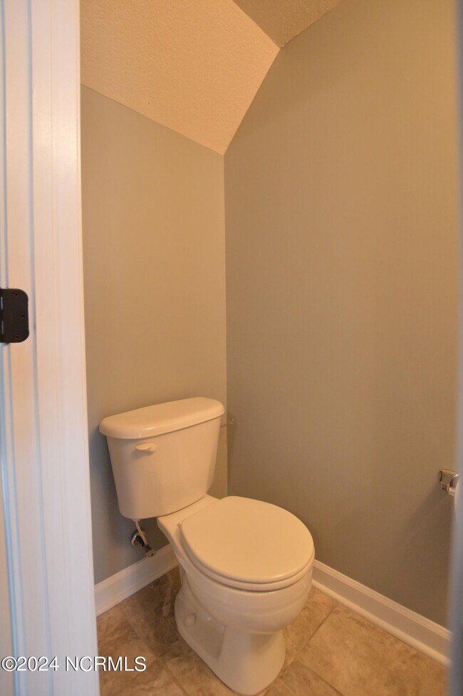 Foto del edificio - 905 Springwood Dr