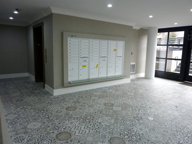 Foto del edificio - 106 Remsen Ave