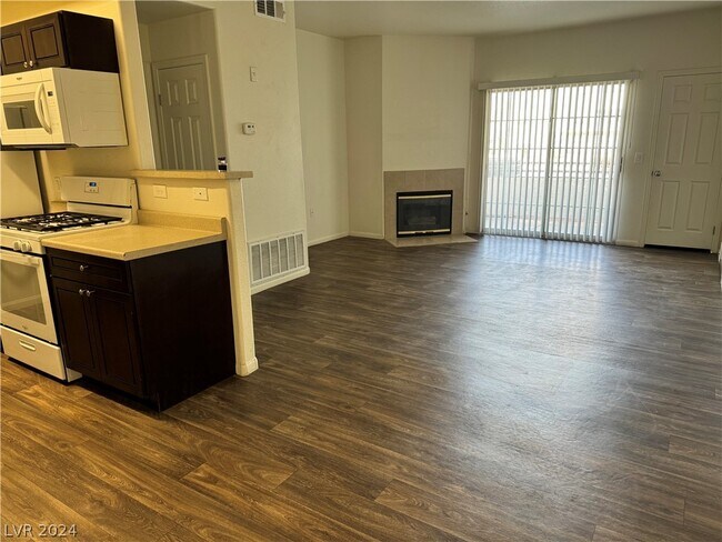 Foto del edificio - 3318 N Decatur Blvd