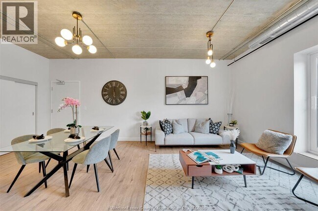 Photo du bâtiment - 6550 Wyandotte St E