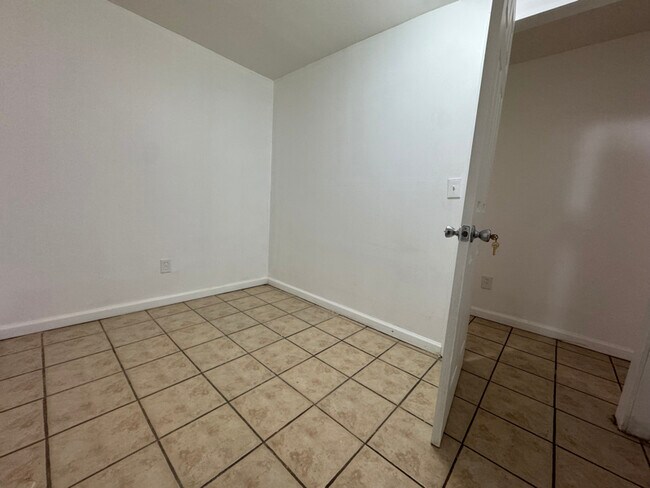 Foto del edificio - 476 Sutter Ave