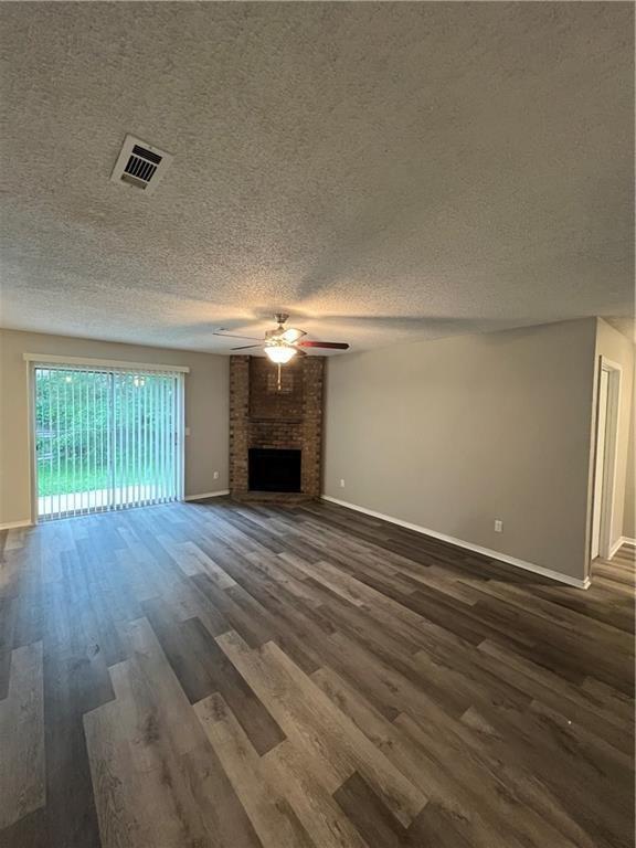 Foto del edificio - 1374 N Chickadee Ave