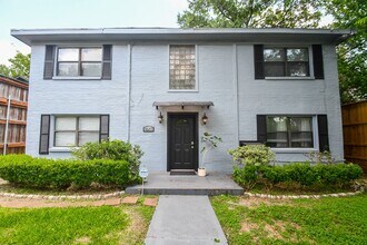 Building Photo - 4623 Yupon St