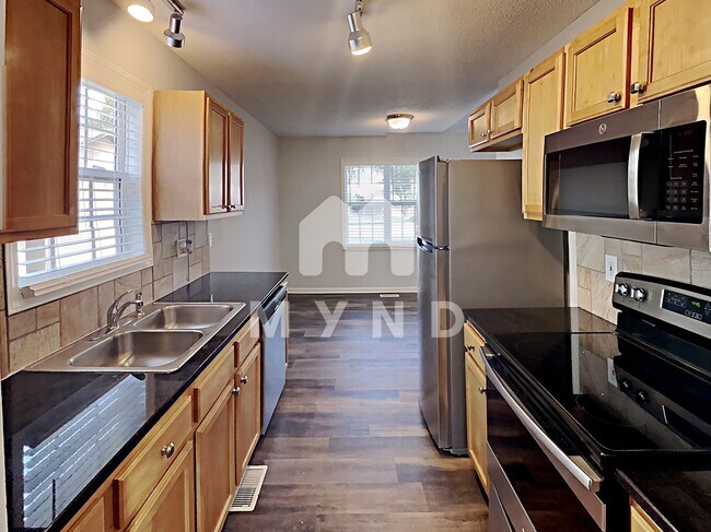Building Photo - 1248 Grovewood Dr