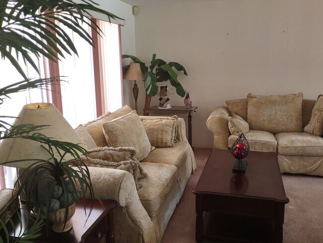 Foto del edificio - BEAUTIFUL, WATERFRONT WELLINGTON HOME FOR ...