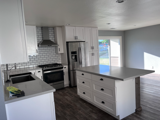 Building Photo - 122 Juniper Rd