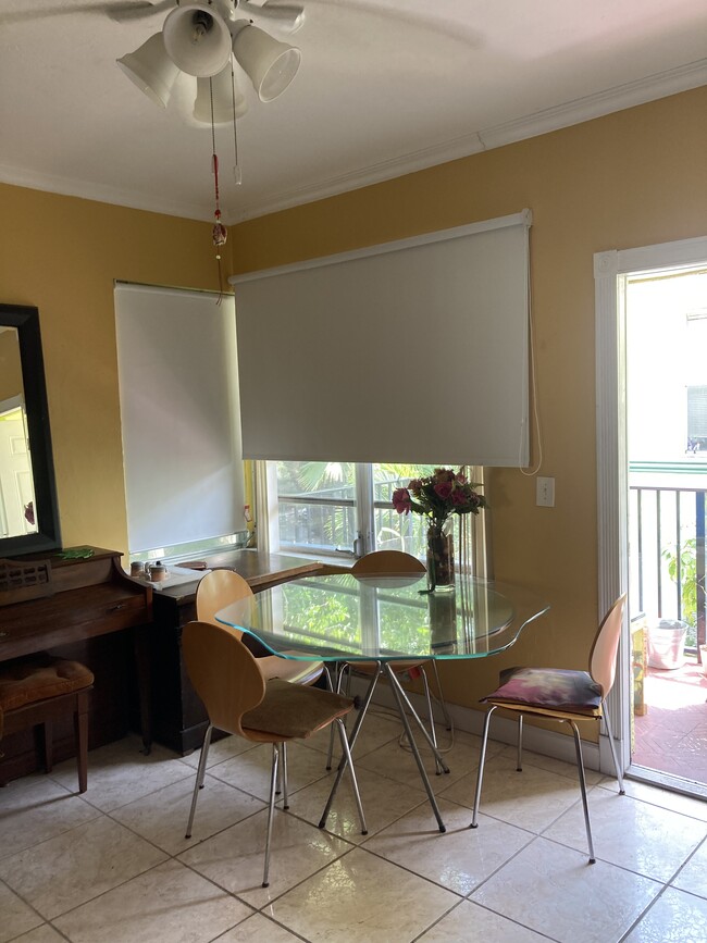 Living Room dinner table - 734 Meridian Ave