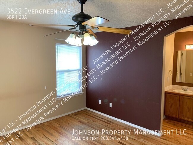 Foto del edificio - 3522 Evergreen Ave