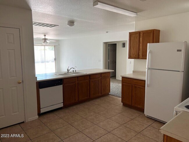 Foto del edificio - 3217 S 65th Dr