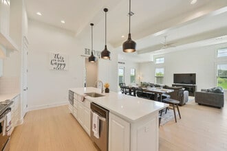 Building Photo - 5040 Mooney Fls Dr