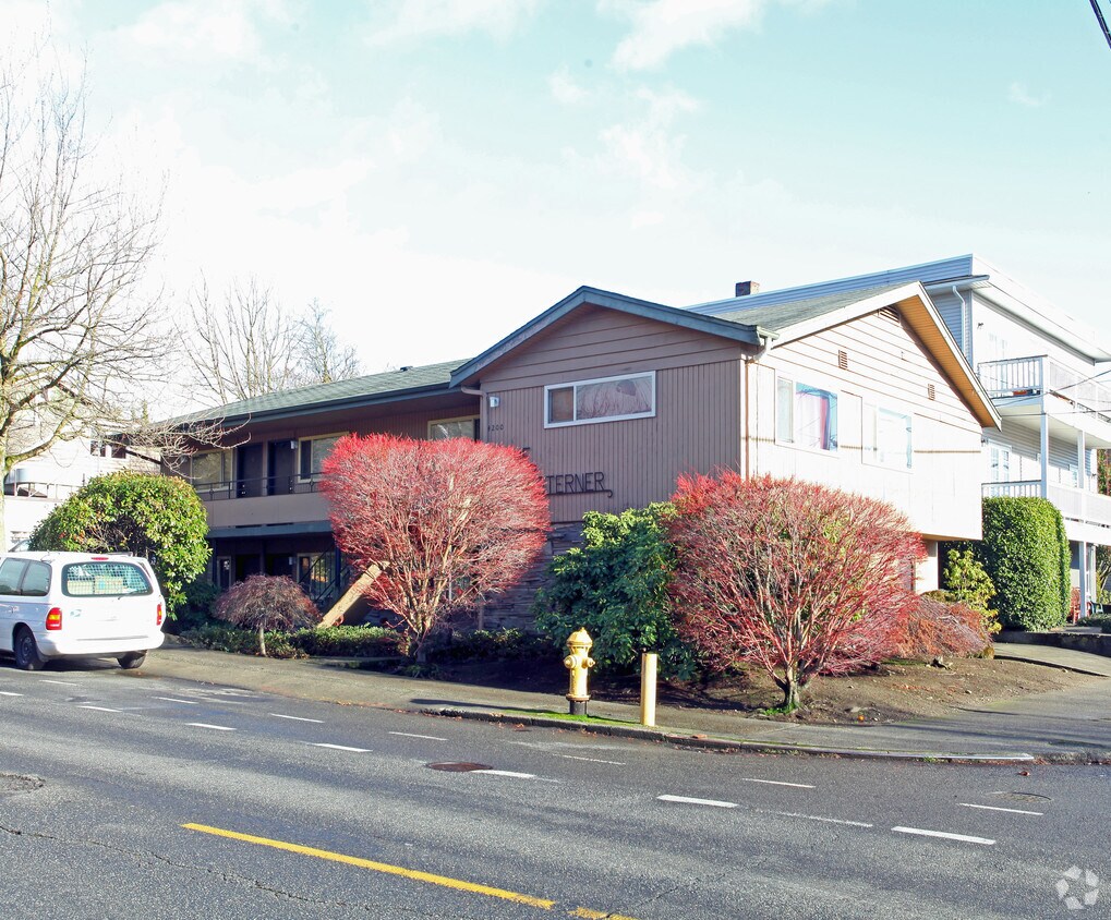 Older Building Photo - The Westerner