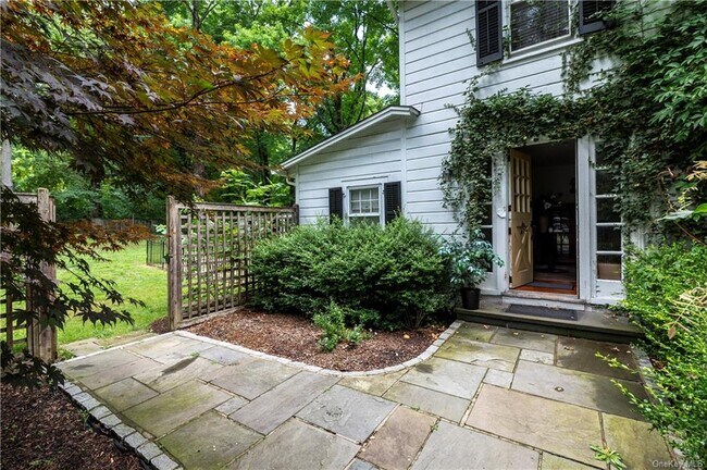 Building Photo - 15 Closter Rd