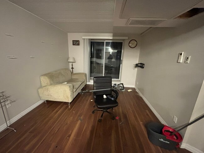 Photo du bâtiment - 251 Erb St. W