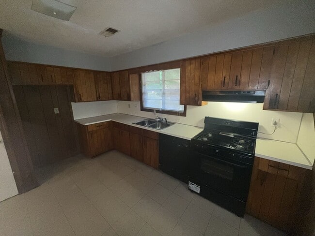 Building Photo - 1511 Layard Dr