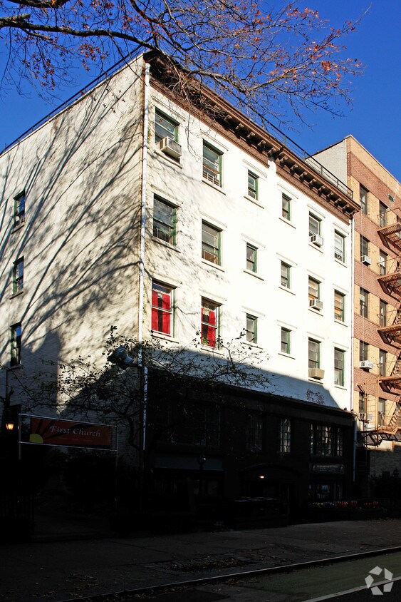 Primary Photo - 114-116 Henry St