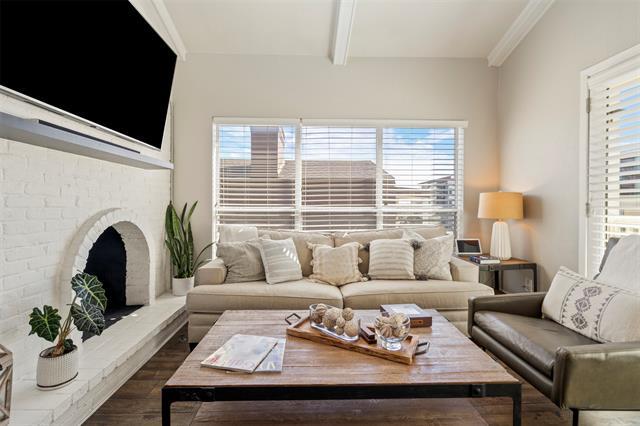 Foto del edificio - 5916 Sandhurst Ln