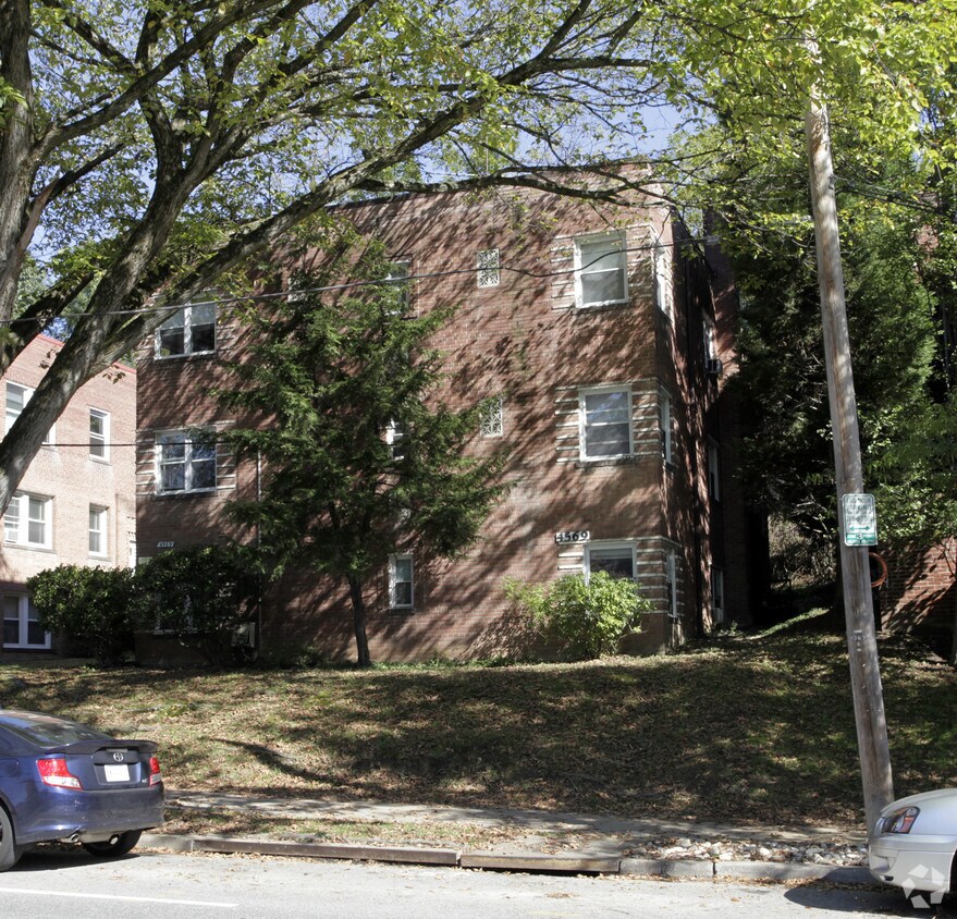 4569 MacArthur Blvd NW, Washington, DC 20007 Apartments in Washington